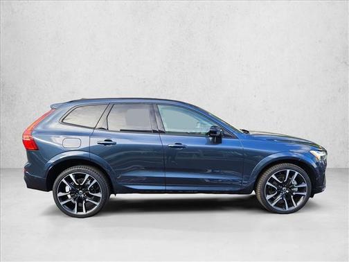 2025 Volvo XC60 B5 Ultra