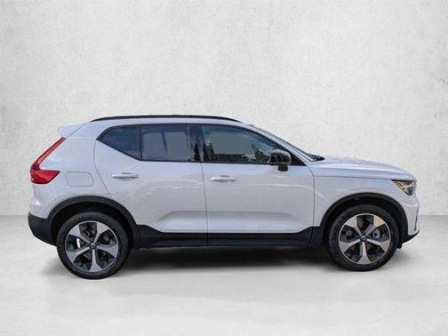 Crystal White 2026 Volvo XC40 Plus, B5 AWD Gas (mild hybrid), Dark