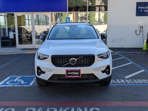 Crystal White 2026 Volvo XC40 Plus, B5 AWD Gas (mild hybrid), Dark