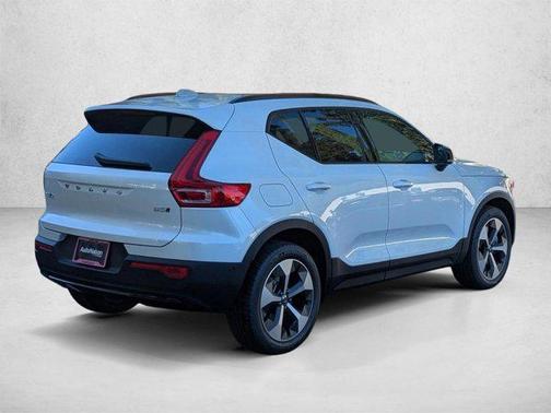 Crystal White 2026 Volvo XC40 Plus, B5 AWD Gas (mild hybrid), Dark