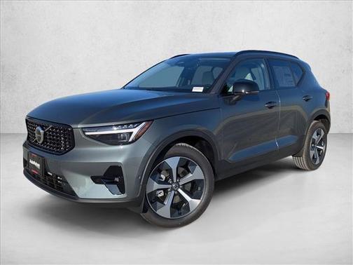 2026 Volvo XC40 Plus, B5 AWD Gas (mild hybrid), Dark