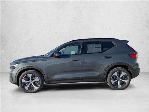 2026 Volvo XC40 Plus, B5 AWD Gas (mild hybrid), Dark