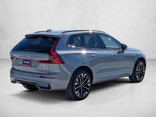 2026 Volvo XC60 B5 Ultra