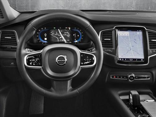 2025 Volvo XC90 B5 Plus