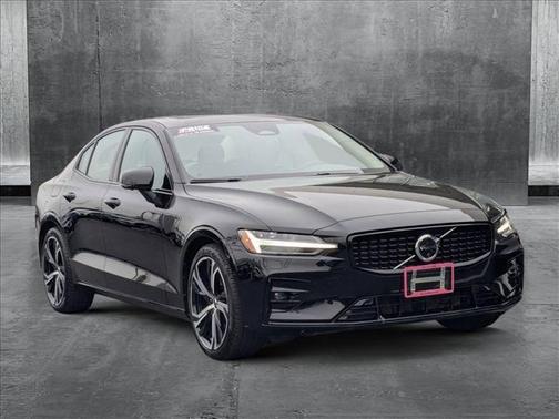 2025 Volvo S60 B5 Plus