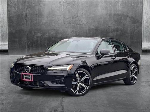 2025 Volvo S60 B5 Plus