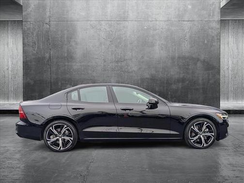 2025 Volvo S60 B5 Plus