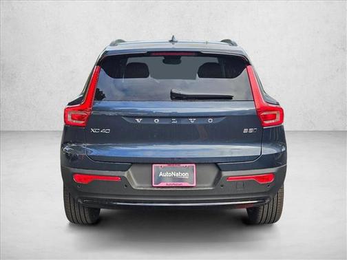 2026 Volvo XC40 B5 Ultra