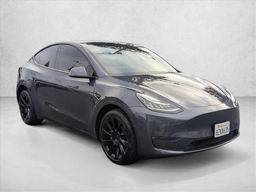 2022 Tesla Model Y Long Range Dual Motor All-Wheel Drive