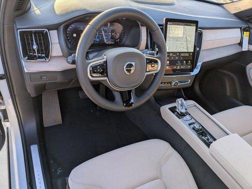 Crystal White Pearl 2026 Volvo XC90 Plus, B6 AWD Gas (mild hybrid), Gasoline, Bright, 7 Seats