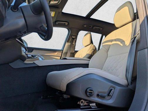 Crystal White Pearl 2026 Volvo XC90 Plus, B6 AWD Gas (mild hybrid), Gasoline, Bright, 7 Seats