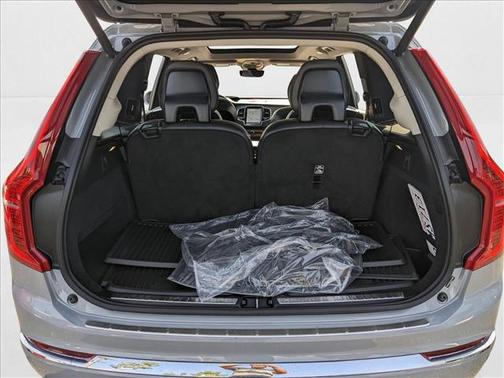 2025 Volvo XC90 B6 Plus 6-Seater