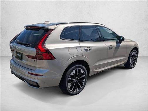 Bright Dusk Metallic 2026 Volvo XC60 B5 Plus
