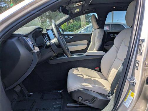 Bright Dusk Metallic 2026 Volvo XC60 B5 Plus