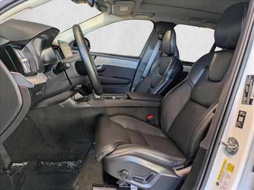 2026 Volvo XC90 Plug-In Hybrid T8 Ultra Dark Theme 7-Seater