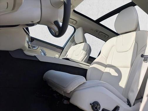 2026 Volvo XC90 Ultra, B6 AWD Gas (mild hybrid), Gasoline, Bright, 7 Seats