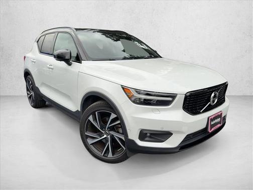2020 Volvo XC40 T5 R-Design