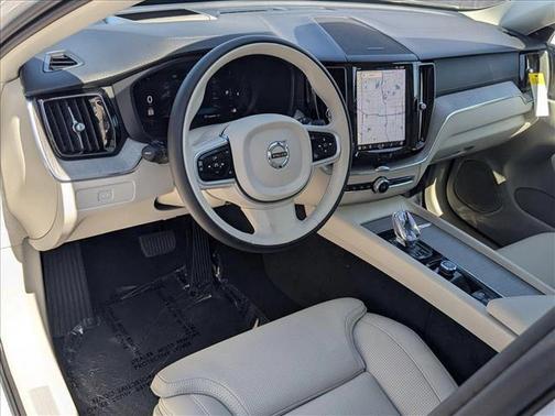 2025 Volvo XC60 B5 Ultra