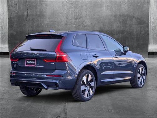 2025 Volvo XC60 Plug-In Hybrid Plus