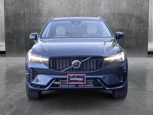 2025 Volvo XC60 Plug-In Hybrid Plus