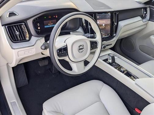 2025 Volvo XC60 Plug-In Hybrid Plus