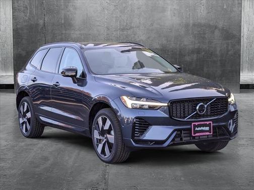 2025 Volvo XC60 Plug-In Hybrid Plus