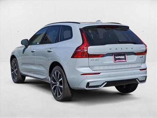 2025 Volvo XC60 B5 Plus