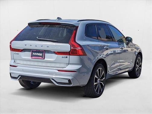 2025 Volvo XC60 B5 Plus