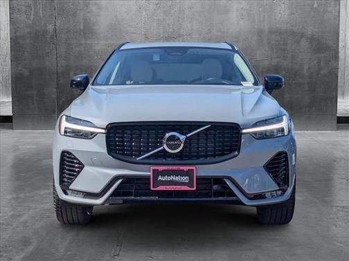 2025 Volvo XC60 B5 Ultra