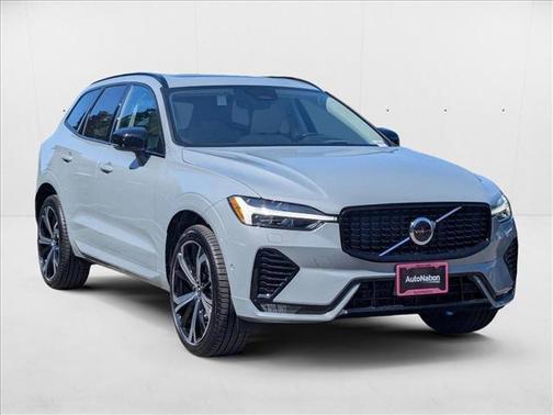 2025 Volvo XC60 B5 Ultra