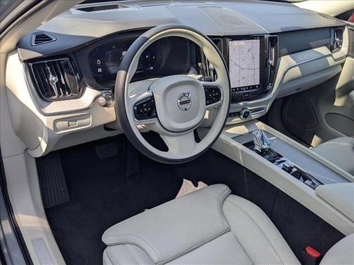 2025 Volvo XC60 B5 Ultra