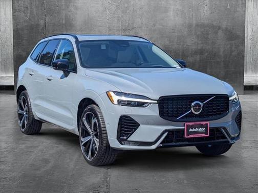 2025 Volvo XC60 B5 Ultra