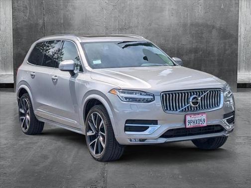 2025 Volvo XC90 B5 Plus