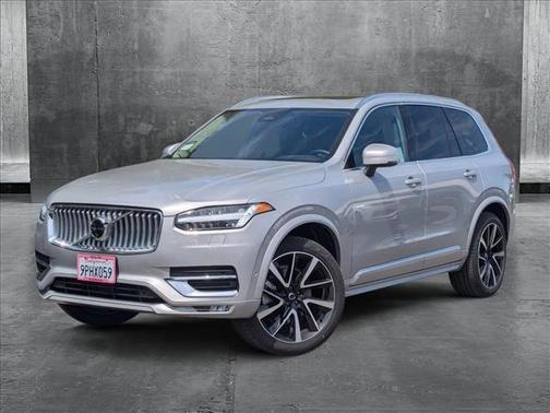 2025 Volvo XC90 B5 Plus