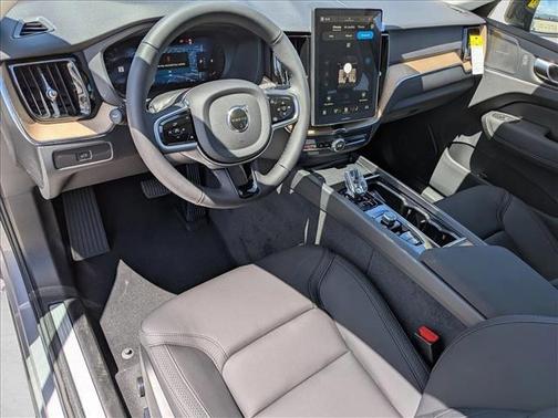 Aurora Silver 2026 Volvo XC60 B5 Plus