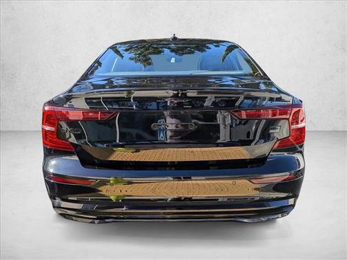 2023 Volvo S60 Recharge Plug-In Hybrid T8 Ultimate Black Edition