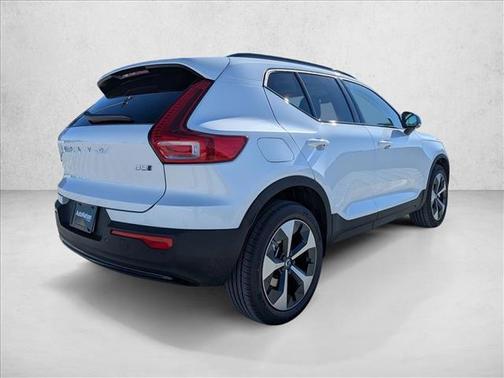 2026 Volvo XC40 Plus, B5 AWD Gas (mild hybrid), Dark