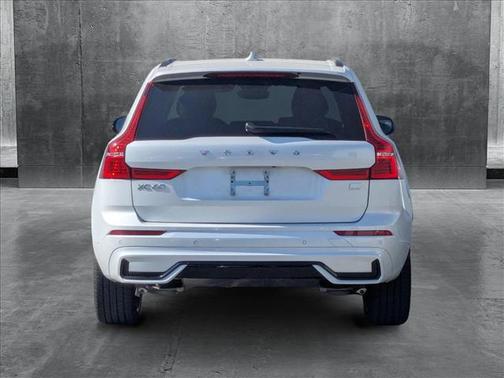 2024 Volvo XC60 Recharge Plug-In Hybrid T8 Ultimate Dark Theme