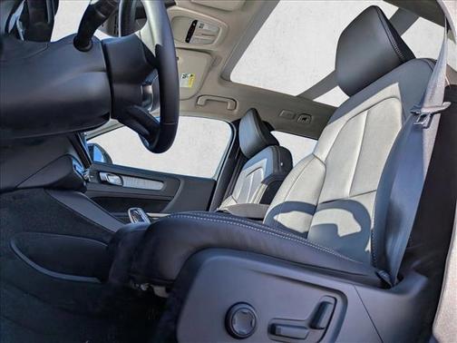 2026 Volvo XC40 B5 Ultra