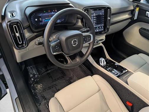 2026 Volvo XC40 B5 Plus