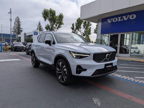 Cloud Blue 2026 Volvo XC40 Plus, B5 AWD Gas (mild hybrid), Dark