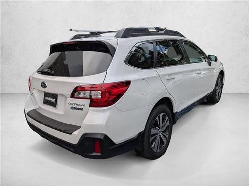 Crystal White Pearl 2018 Subaru Outback 2.5i Limited