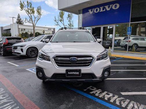 Crystal White Pearl 2018 Subaru Outback 2.5i Limited