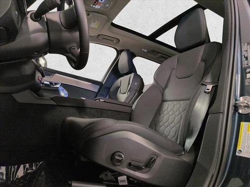 2026 Volvo XC90 Plus, B5 AWD Gas (mild hybrid), Gasoline, Bright, 7 Seats