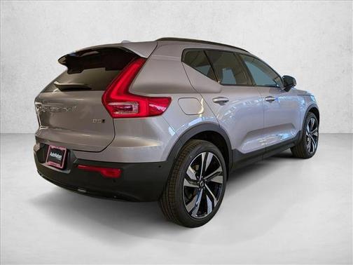 2026 Volvo XC40 B5 Ultra