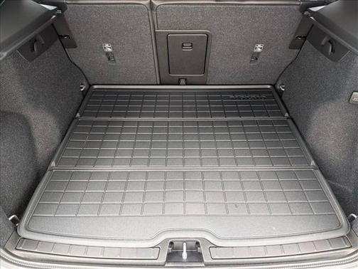 Aurora Silver 2026 Volvo XC40 Ultra, B5 AWD Gas (mild hybrid), Dark