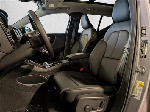 2026 Volvo XC40 B5 Ultra