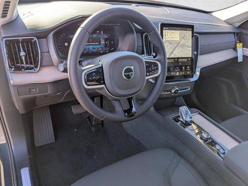 Crystal White Pearl 2026 Volvo XC90 Plus, B5 AWD Gas (mild hybrid), Gasoline, Bright, 7 Seats