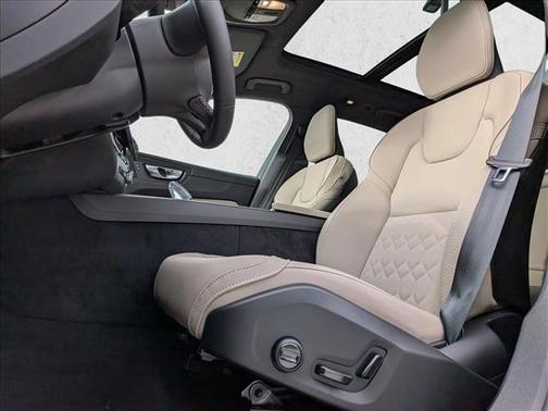 2026 Volvo XC60 B5 Core