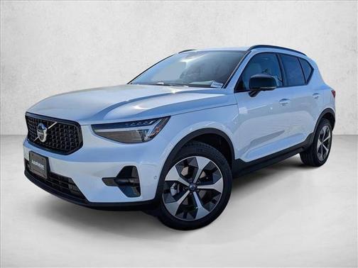2026 Volvo XC40 Plus, B5 AWD Gas (mild hybrid), Dark
